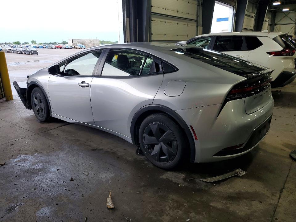 Photo 2 from auction – 2023 TOYOTA PRIUS with VIN JTDACAAU3P3004314