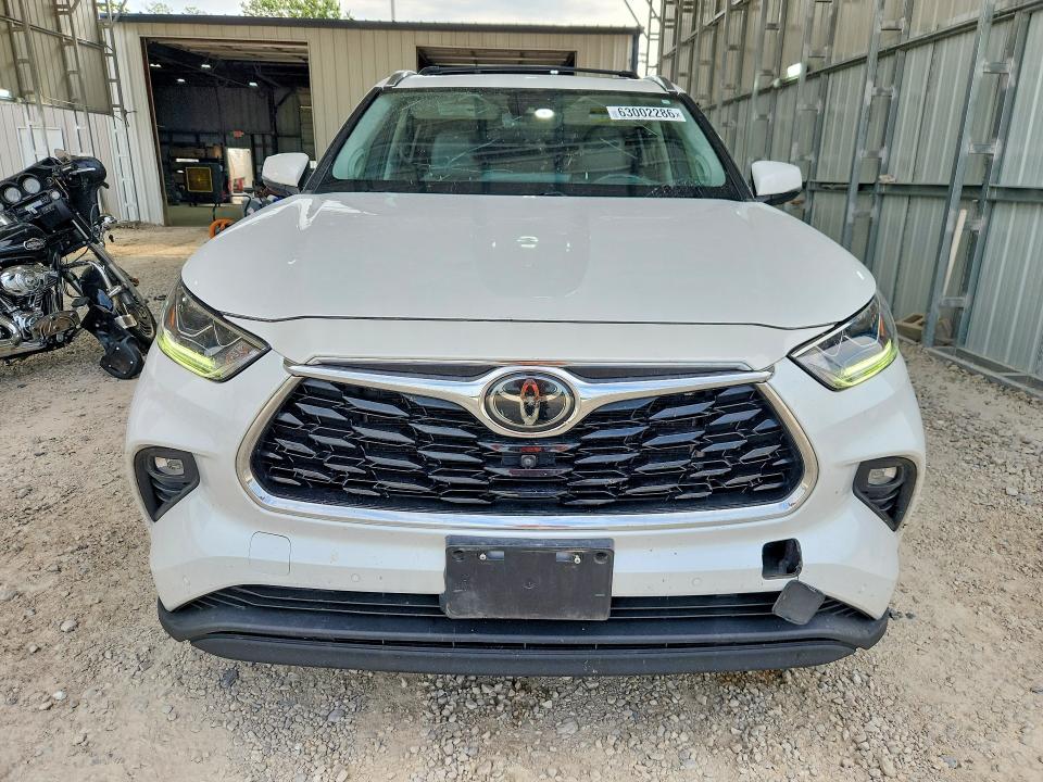 Photo 5 from auction – 2022 TOYOTA HIGHLANDER with VIN 5TDDZRBH9NS165807