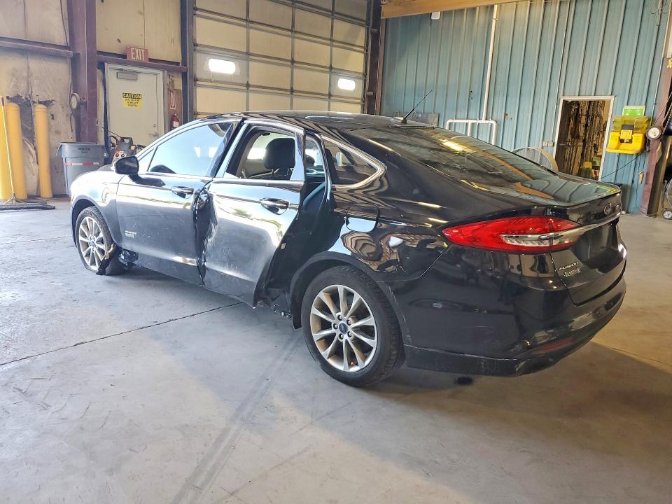 Photo 2 from auction – 2018 FORD FUSION with VIN 3FA6P0PU6JR152760