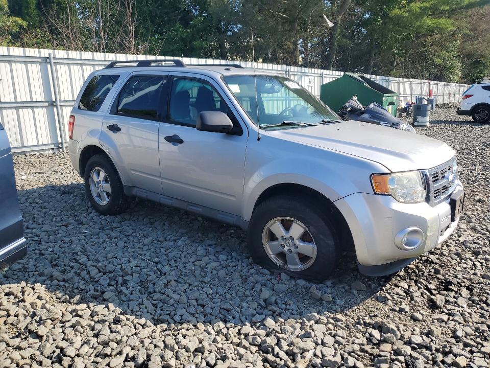 Photo 4 from auction – 2011 FORD ESCAPE with VIN 1FMCU9D73BKC11581