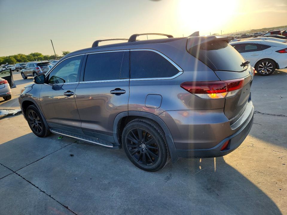 Photo 2 from auction – 2019 TOYOTA HIGHLANDER with VIN 5TDKZRFH0KS570063