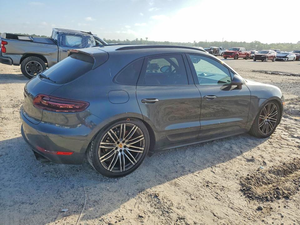 Photo 3 from auction – 2017 PORSCHE MACAN with VIN WP1AG2A57HLB53683