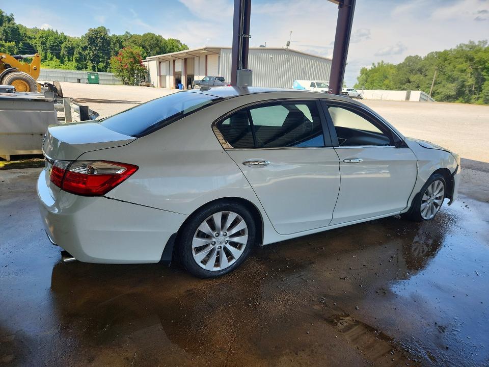 Photo 3 from auction – 2013 HONDA ACCORD with VIN 1HGCR2F87DA213914