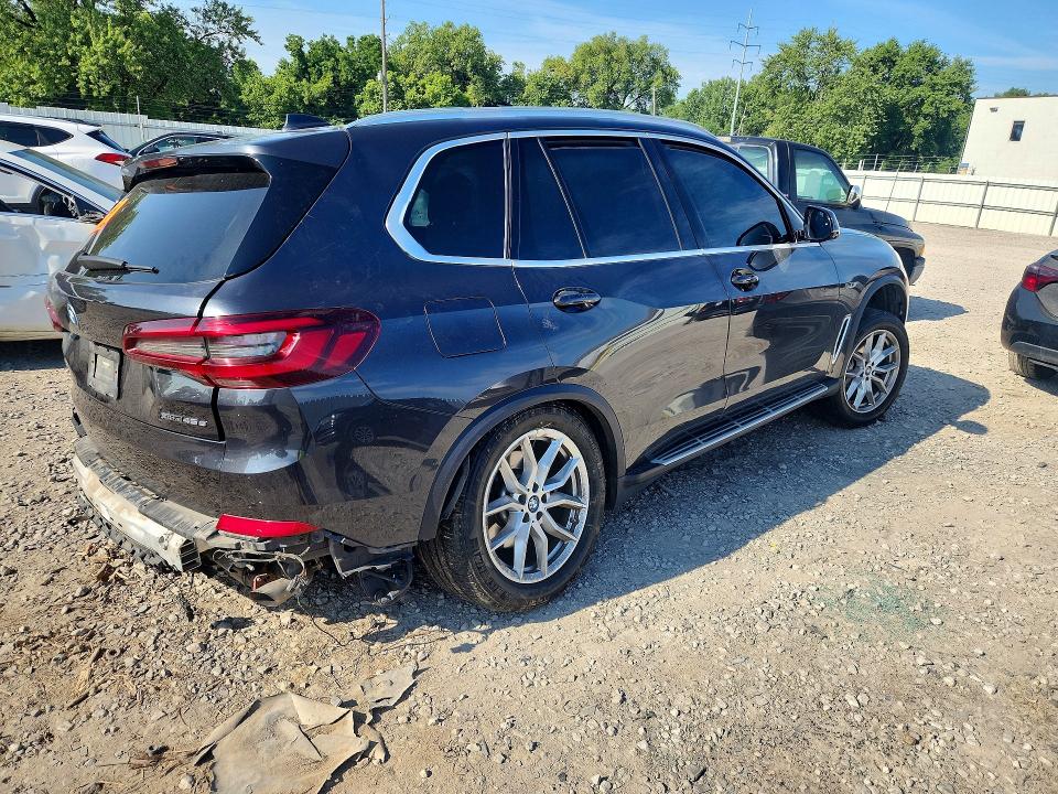 Photo 3 from auction – 2023 BMW X5 with VIN 5UXTA6C08P9P28324