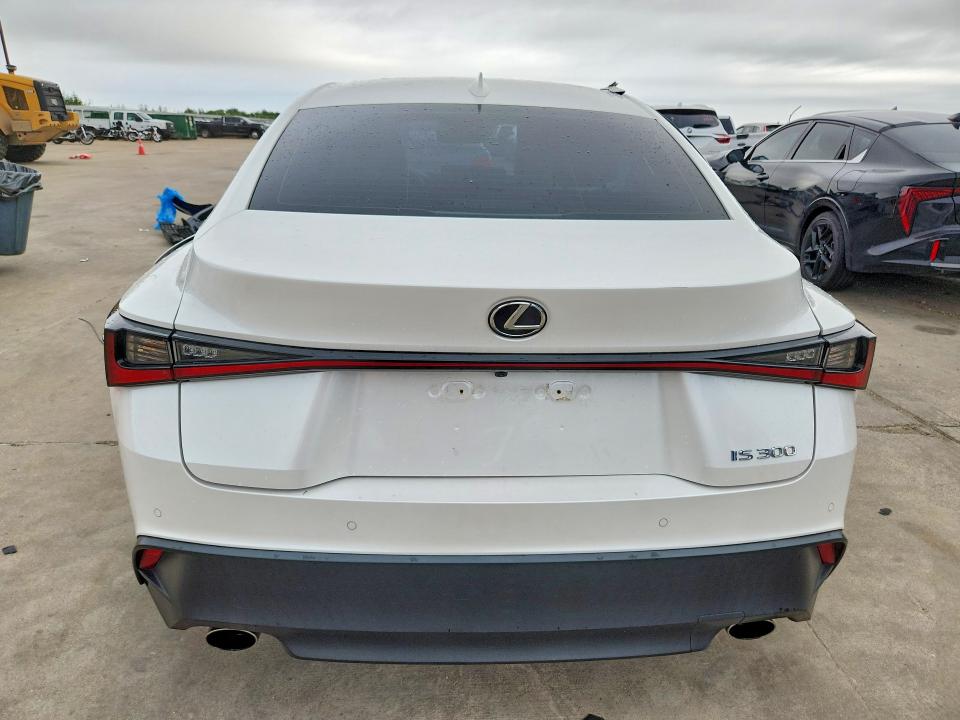 Photo 6 from auction – 2022 LEXUS IS with VIN JTHDA1D2XN5119196