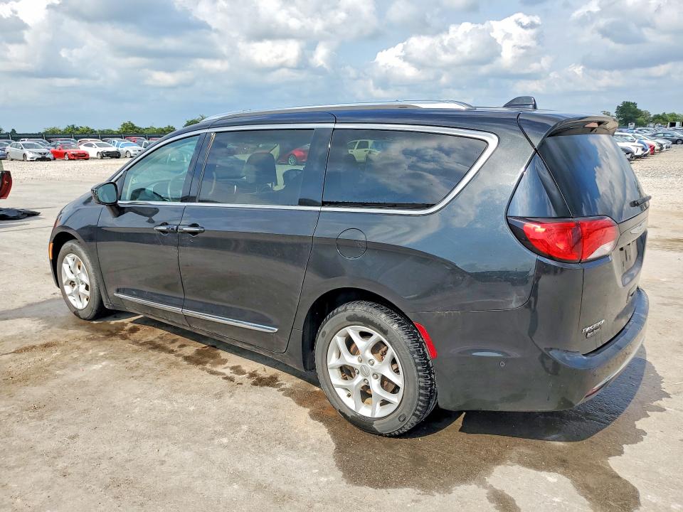 Photo 2 from auction – 2017 CHRYSLER PACIFICA with VIN 2C4RC1EG2HR543054