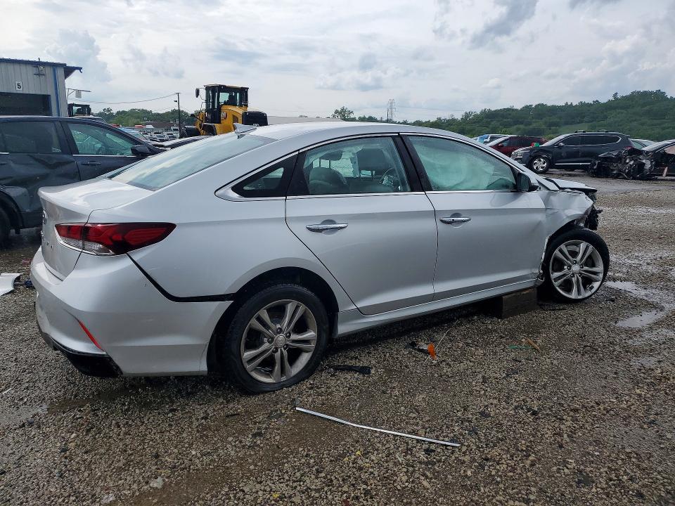 Photo 3 from auction – 2018 HYUNDAI SONATA with VIN 5NPE34AF9JH632667