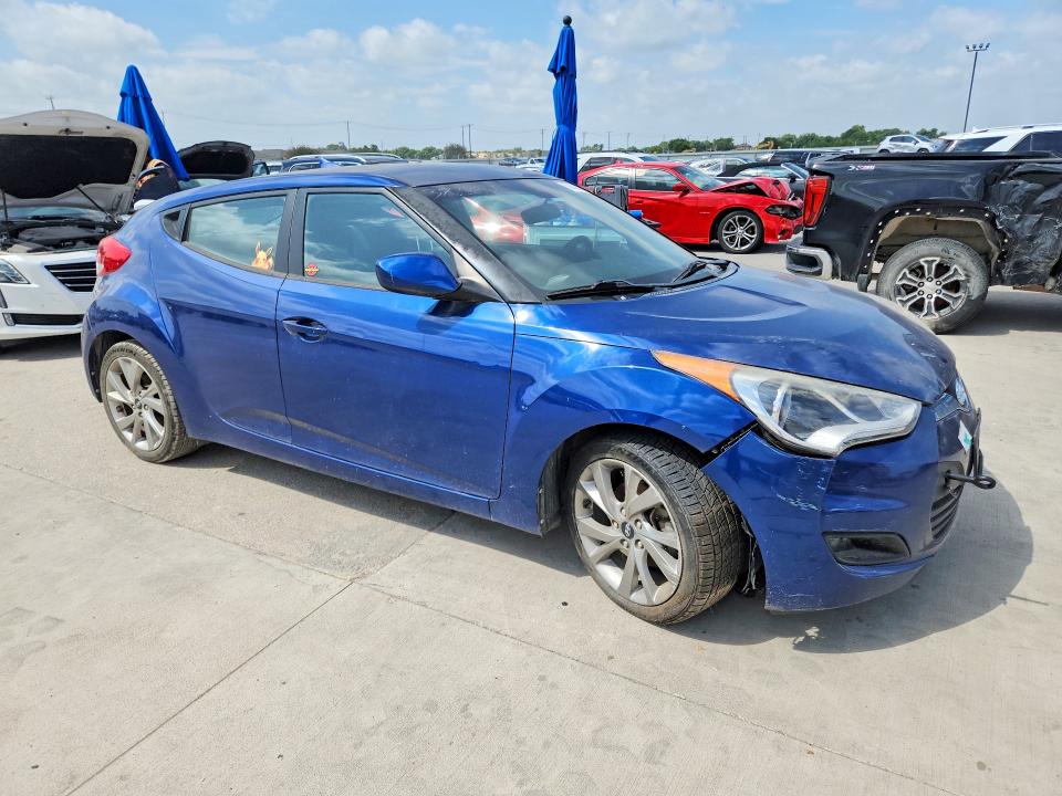 Photo 4 from auction – 2016 HYUNDAI VELOSTER with VIN KMHTC6AD1GU278087