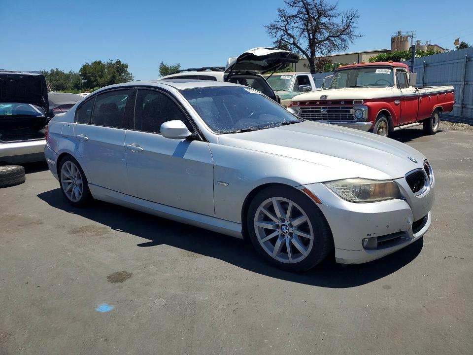 صورة رقم 4 من المزاد - 2010 BMW 328 مع VIN WBAPH5G54ANM36907
