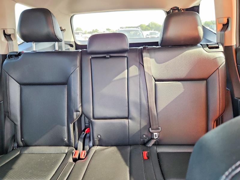 Photo 10 from auction – 2019 VOLKSWAGEN ATLAS with VIN 1V2WR2CA2KC558948