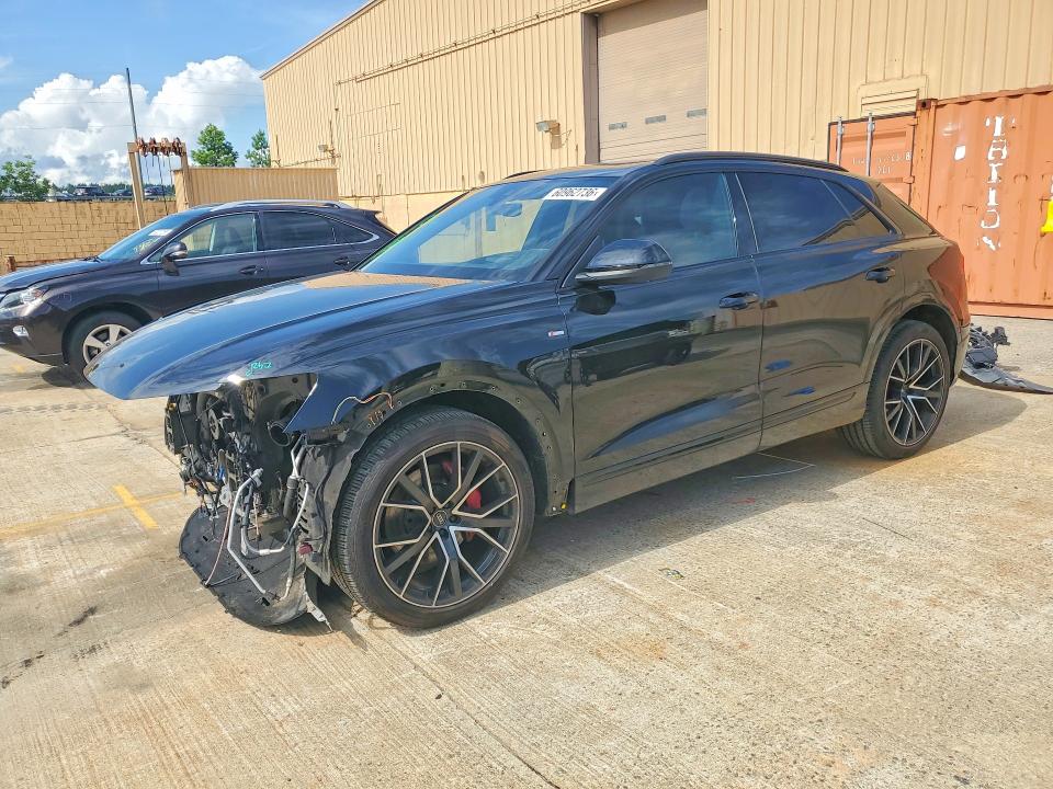2021 AUDI Q8