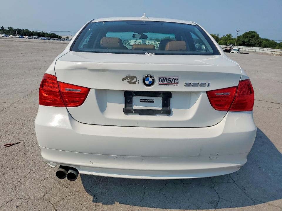 Photo 6 from auction – 2011 BMW 328 with VIN WBAPK7C57BA821602