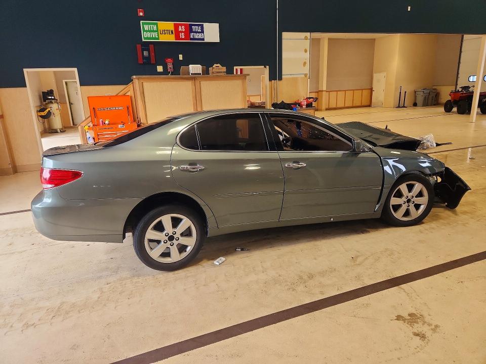 Photo 3 from auction – 2005 LEXUS ES with VIN JTHBA30G355056477