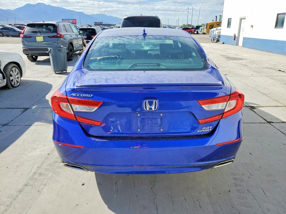 Photo 6 from auction – 2018 HONDA ACCORD with VIN 1HGCV2F30JA037008