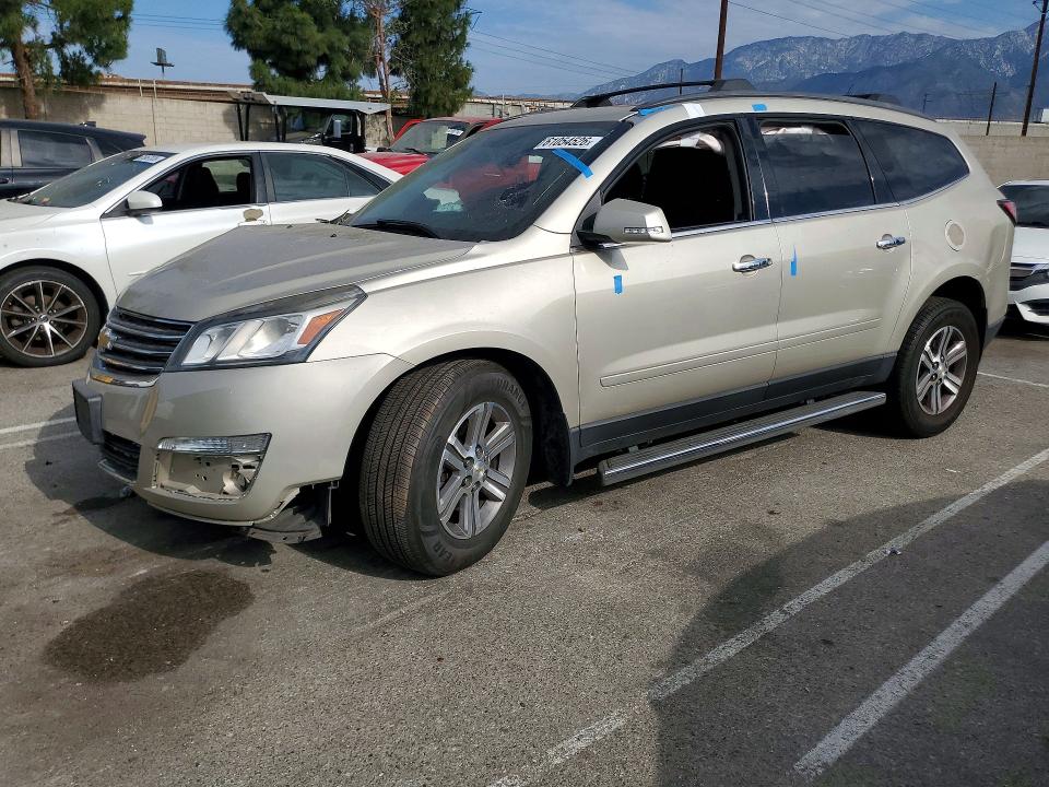 CHEVROLET TRAVERSE 2015 with VIN 1GNKRHKD3FJ274459 - Photo from auction