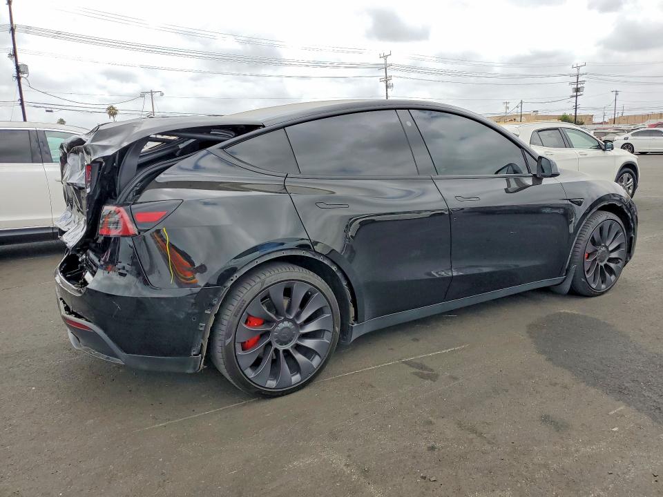 Foto 3 de la subasta – 2021 TESLA MODEL Y con VIN 5YJYGDEF4MF251971
