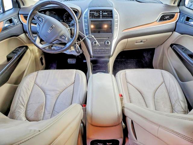 Photo 8 from auction – 2017 LINCOLN MKC with VIN 5LMCJ2C98HUL32796