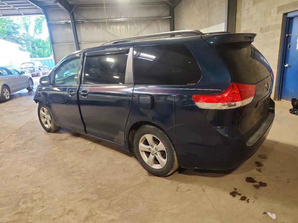 Photo 2 from auction – 2011 TOYOTA SIENNA with VIN 5TDKK3DC7BS068840