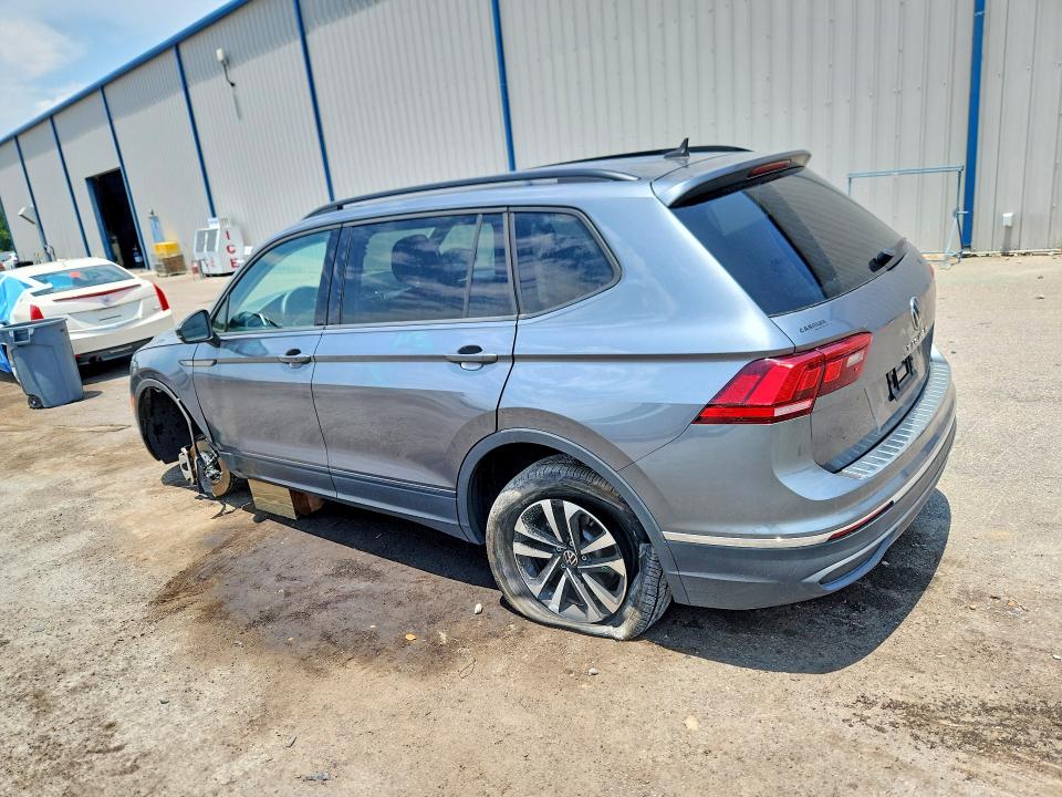 Photo 2 from auction – 2023 VOLKSWAGEN TIGUAN with VIN 3VVFB7AX9PM070341