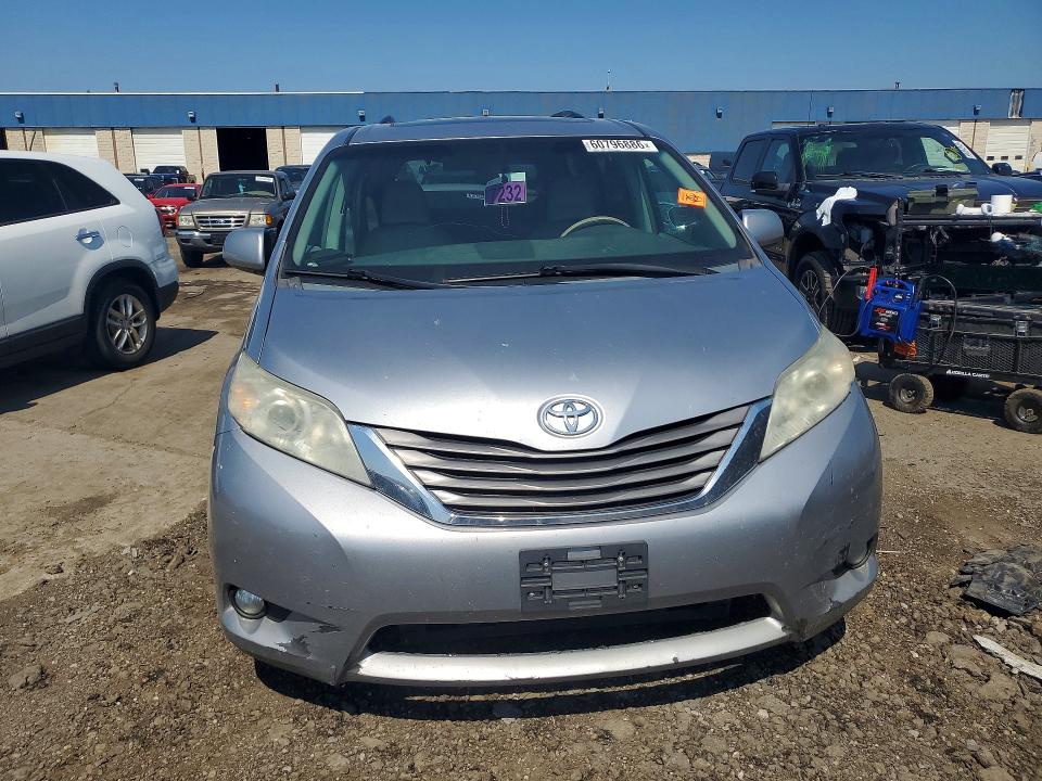 Photo 5 from auction – 2011 TOYOTA SIENNA with VIN 5TDYK3DC3BS152082