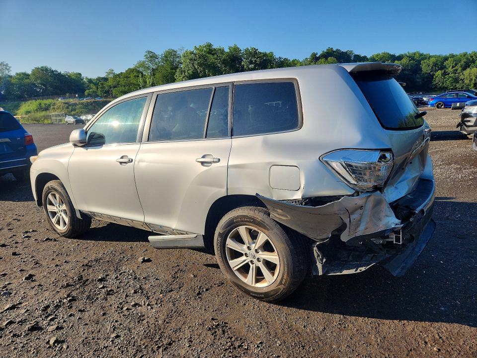 Photo 2 from auction – 2011 TOYOTA HIGHLANDER with VIN 5TDBK3EH3BS090263