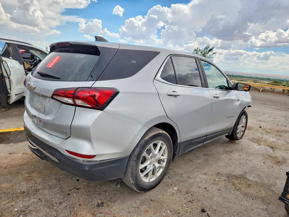 Photo 3 from auction – 2022 CHEVROLET EQUINOX with VIN 3GNAXKEV2NL104197