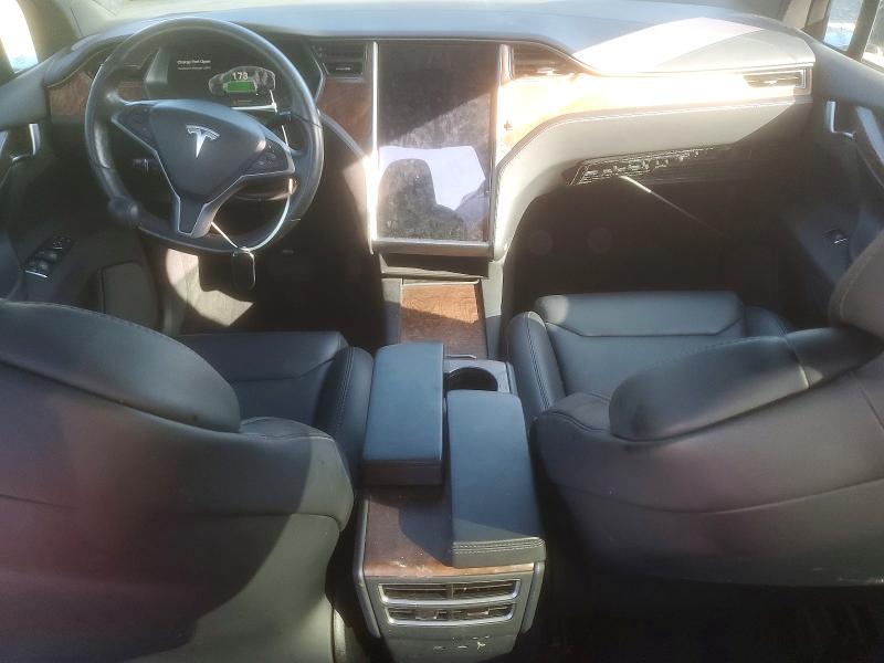 Photo 8 from auction – 2019 TESLA MODEL X with VIN 5YJXCAE20KF161376