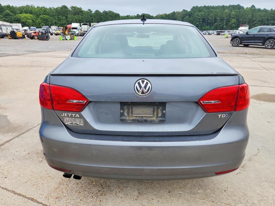 Photo 6 from auction – 2014 VOLKSWAGEN JETTA with VIN 3VWLL7AJ1EM445630