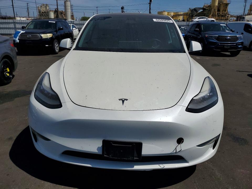 Photo 5 from auction – 2020 TESLA MODEL Y with VIN 5YJYGDEE2LF010819