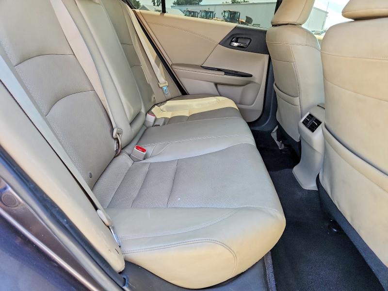 Photo 10 from auction – 2017 HONDA ACCORD with VIN JHMCR6F54HC027235