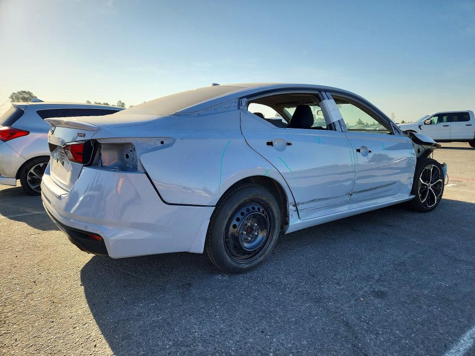 Photo 3 from auction – 2023 NISSAN ALTIMA with VIN 1N4BL4CV1PN323877