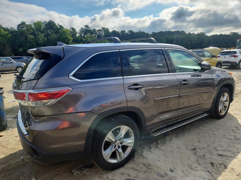 Photo 3 from auction – 2015 TOYOTA HIGHLANDER with VIN 5TDDKRFH5FS117057