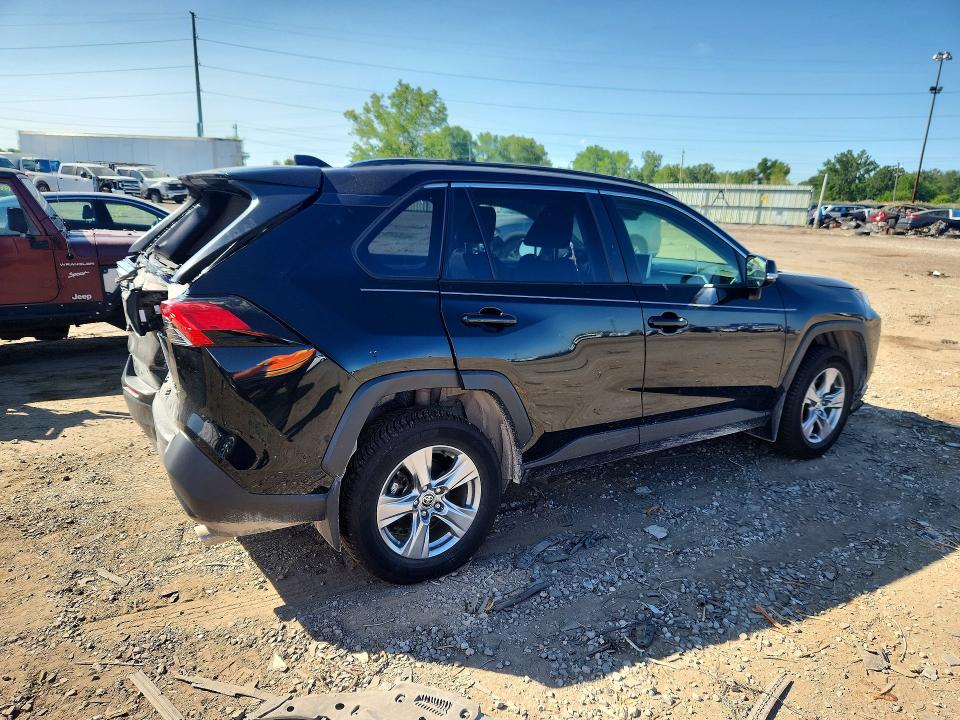 Photo 3 from auction – 2023 TOYOTA RAV4 with VIN JTMP1RFV9PD097012