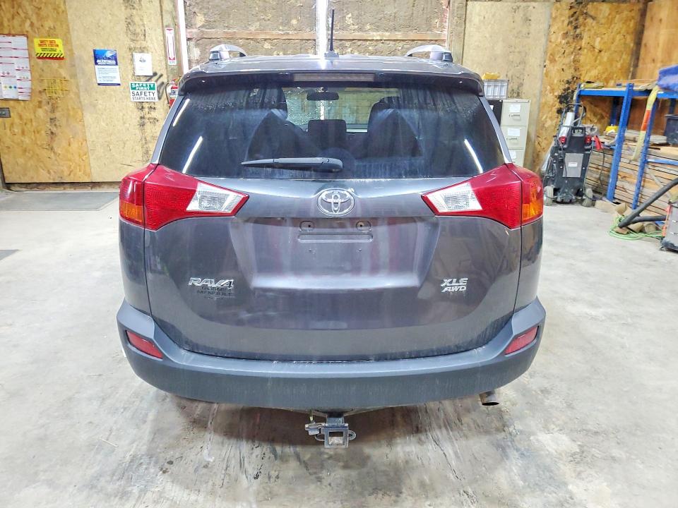 Photo 6 from auction – 2015 TOYOTA RAV4 with VIN 2T3RFREV1FW283026