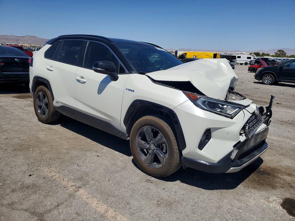 Photo 4 from auction – 2020 TOYOTA RAV4 with VIN JTMEWRFV9LJ042208