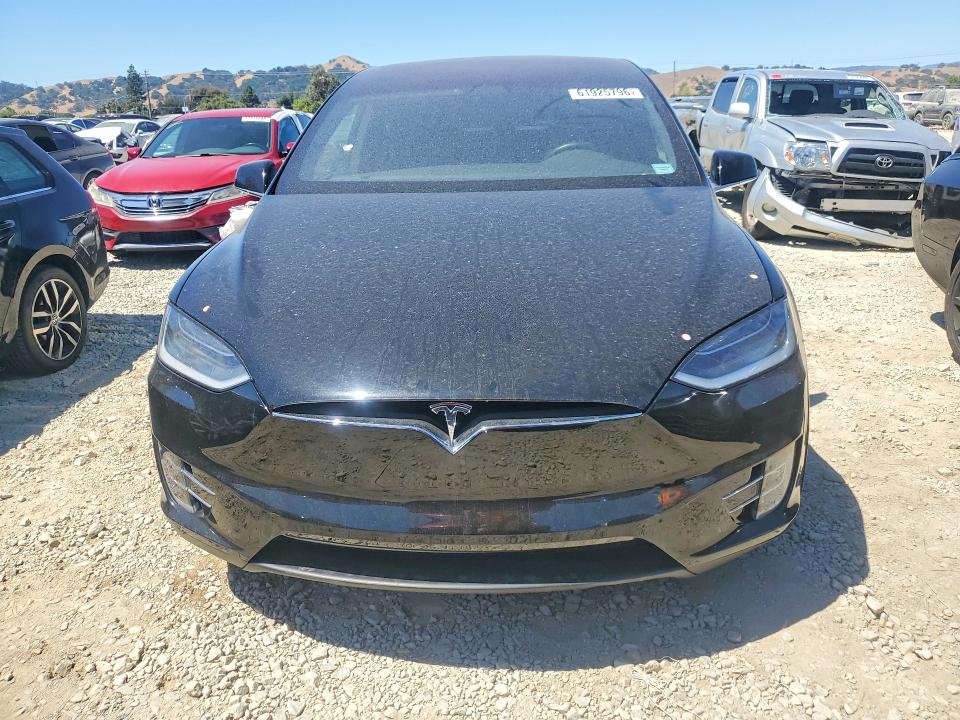 Photo 5 from auction – 2018 TESLA MODEL X with VIN 5YJXCAE29JF142761