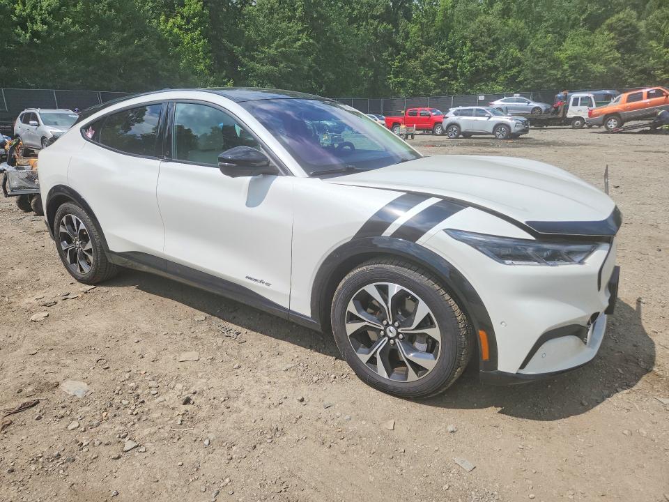 Photo 4 from auction – 2022 FORD MUSTANG MACH-E with VIN 3FMTK3RM6NMA25158