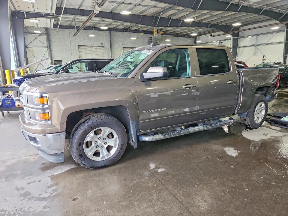 CHEVROLET SILVERADO 2015 with VIN 3GCUKREC2FG431026 - Photo from auction