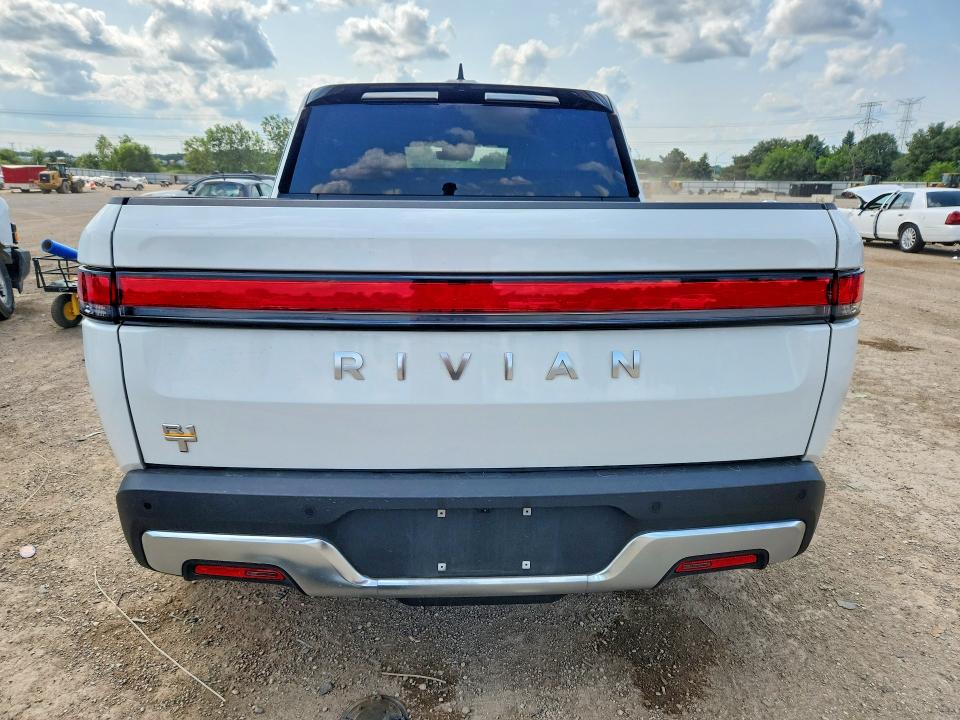 Photo 6 from auction – 2022 RIVIAN R1T with VIN 7FCTGAAL0NN003279