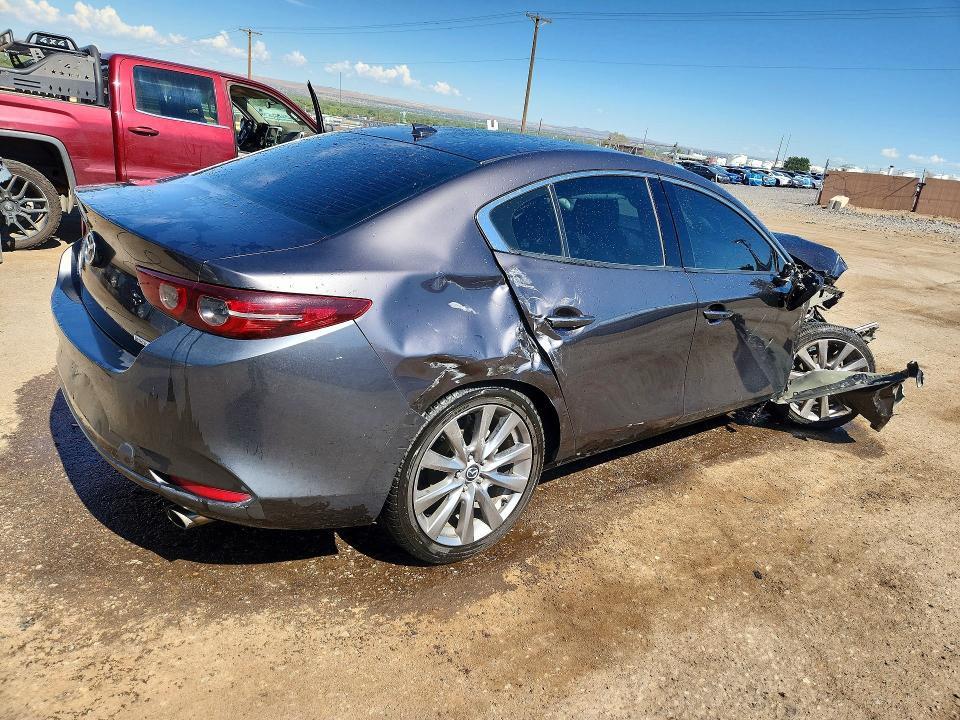 Photo 3 from auction – 2019 MAZDA 3 with VIN 3MZBPAEM2KM112219