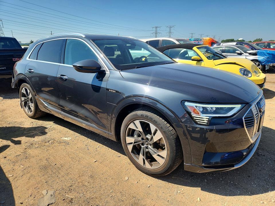 Снимка 4 от търг – 2021 AUDI E-TRON с VIN WA1AAAGE2MB024054