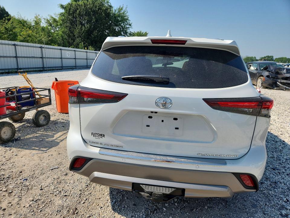 Photo 6 from auction – 2025 TOYOTA HIGHLANDER with VIN 5TDKDRBH9SS580255