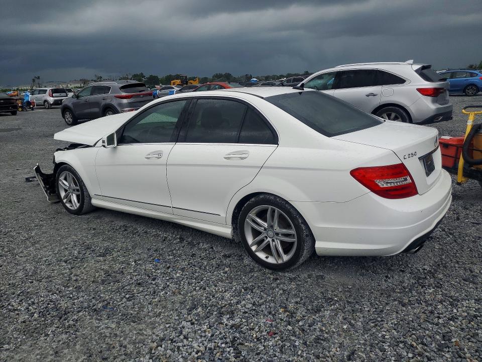 Photo 2 from auction – 2013 MERCEDES-BENZ C with VIN WDDGF4HB4DR299235