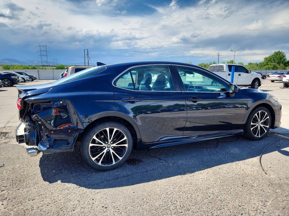 Photo 3 from auction – 2020 TOYOTA CAMRY with VIN 4T1G11AK2LU352801