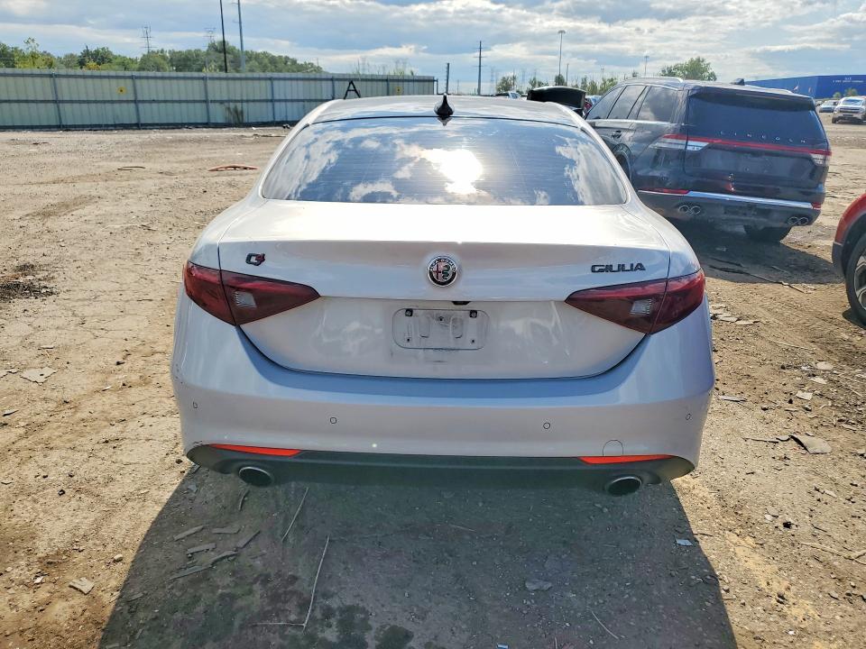 Photo 6 from auction – 2021 ALFA ROMEO GIULIA with VIN ZARFANAN3M7641404