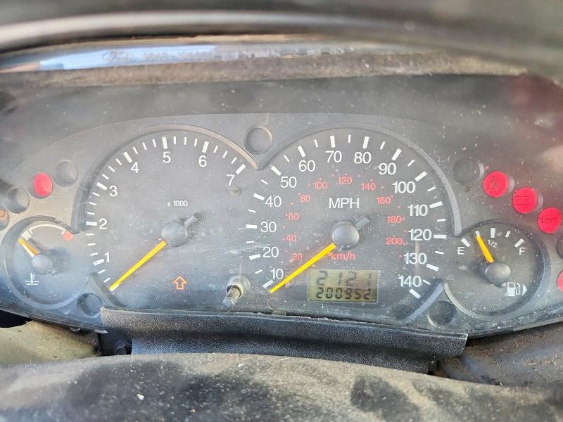 Photo 9 from auction – 2000 FORD FOCUS with VIN 3FAFP3132YR180910