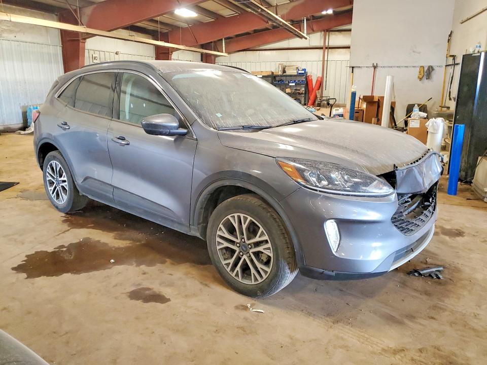 Photo 4 from auction – 2021 FORD ESCAPE with VIN 1FMCU9H98MUA03196