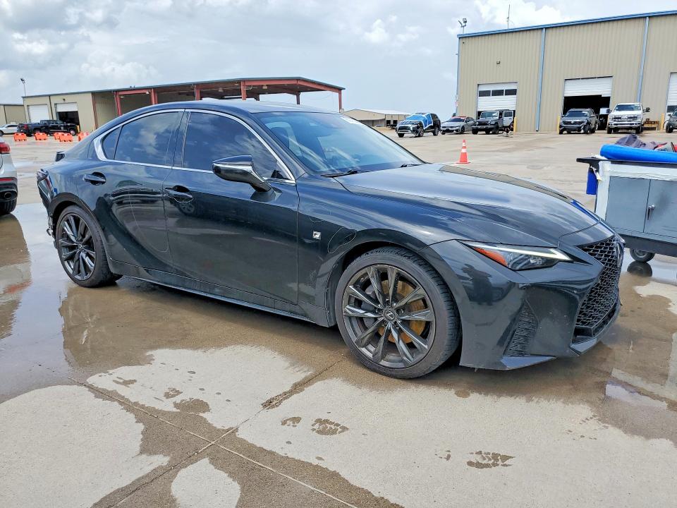 Photo 4 from auction – 2021 LEXUS IS with VIN JTHGZ1B28M5041119