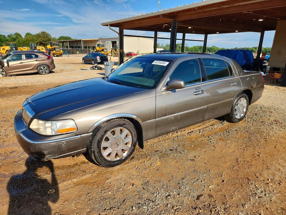 2004 LINCOLN TOWN CAR - Търг №60056066