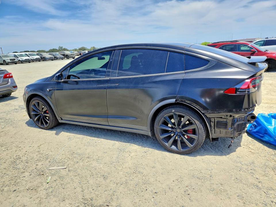 Photo 2 from auction – 2020 TESLA MODEL X with VIN 5YJXCBE29LF306020